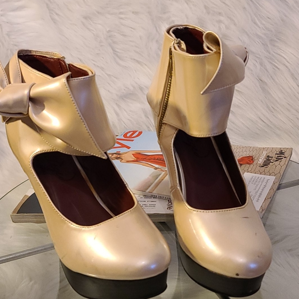 Statement heels